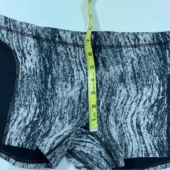 Lululemon Water Sweat 2 Swim Water Short Texture Twist White Black - Picture 7 of 7